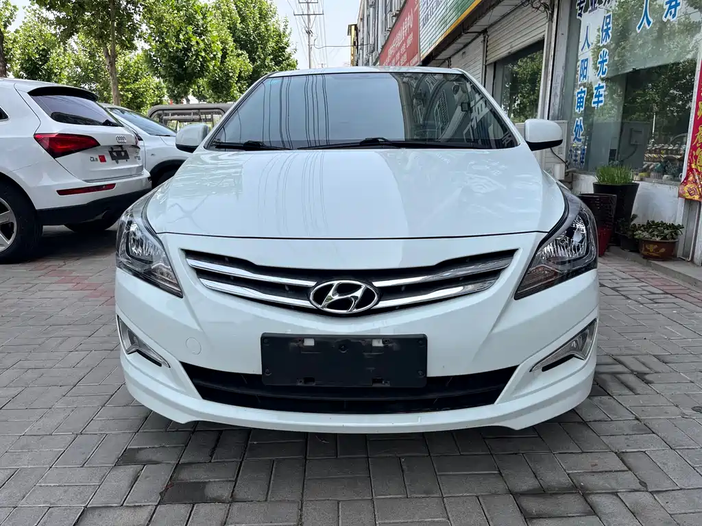 Hyundai Verna 2015 — фото 2