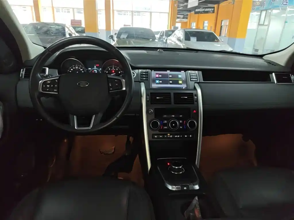 Land Rover Discovery Sport 2019 — фото 10