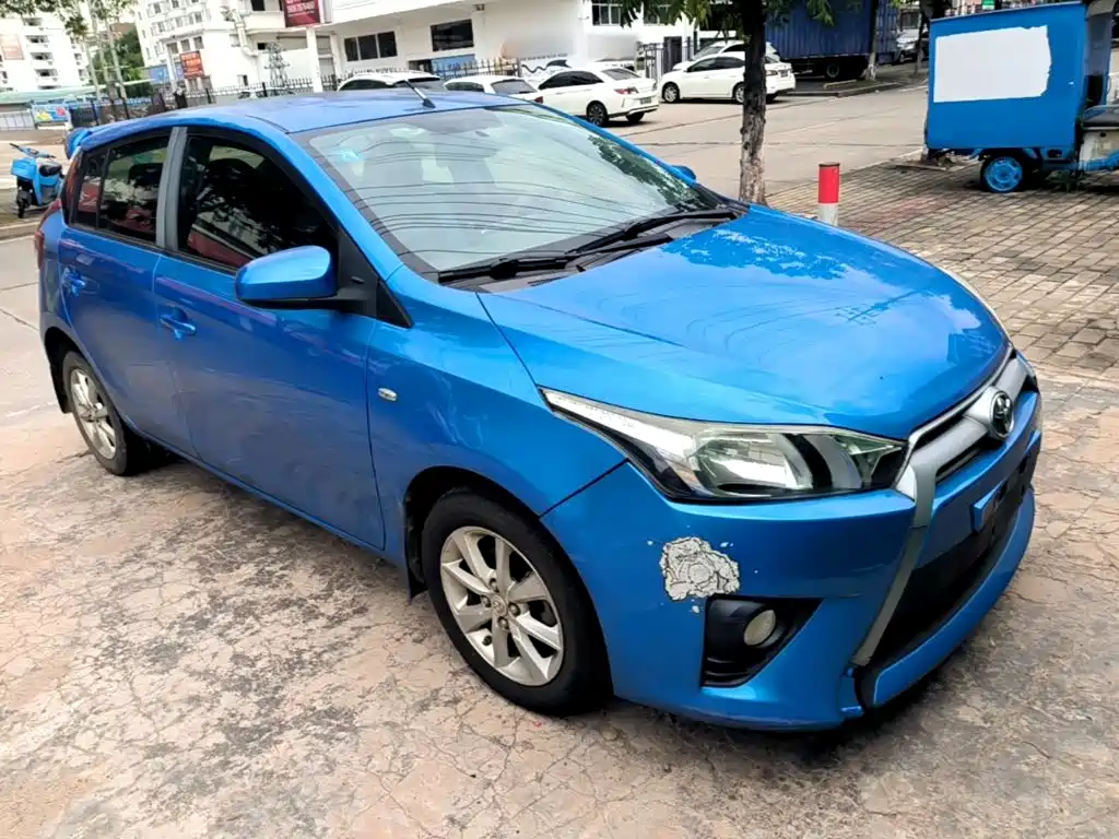 Toyota Yaris L 2014