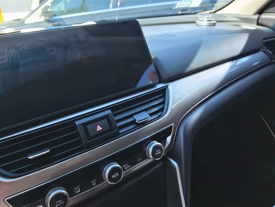 Honda Accord 2022 — фото 13