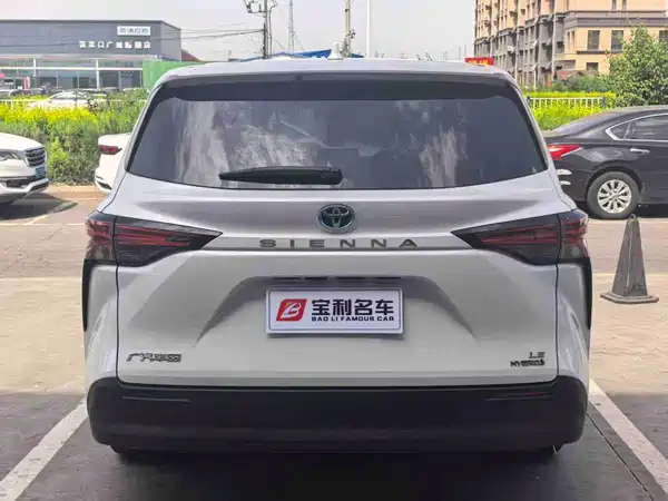 Toyota Sienna 2023