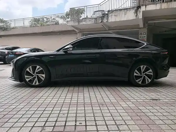 NIO ET5 2023
