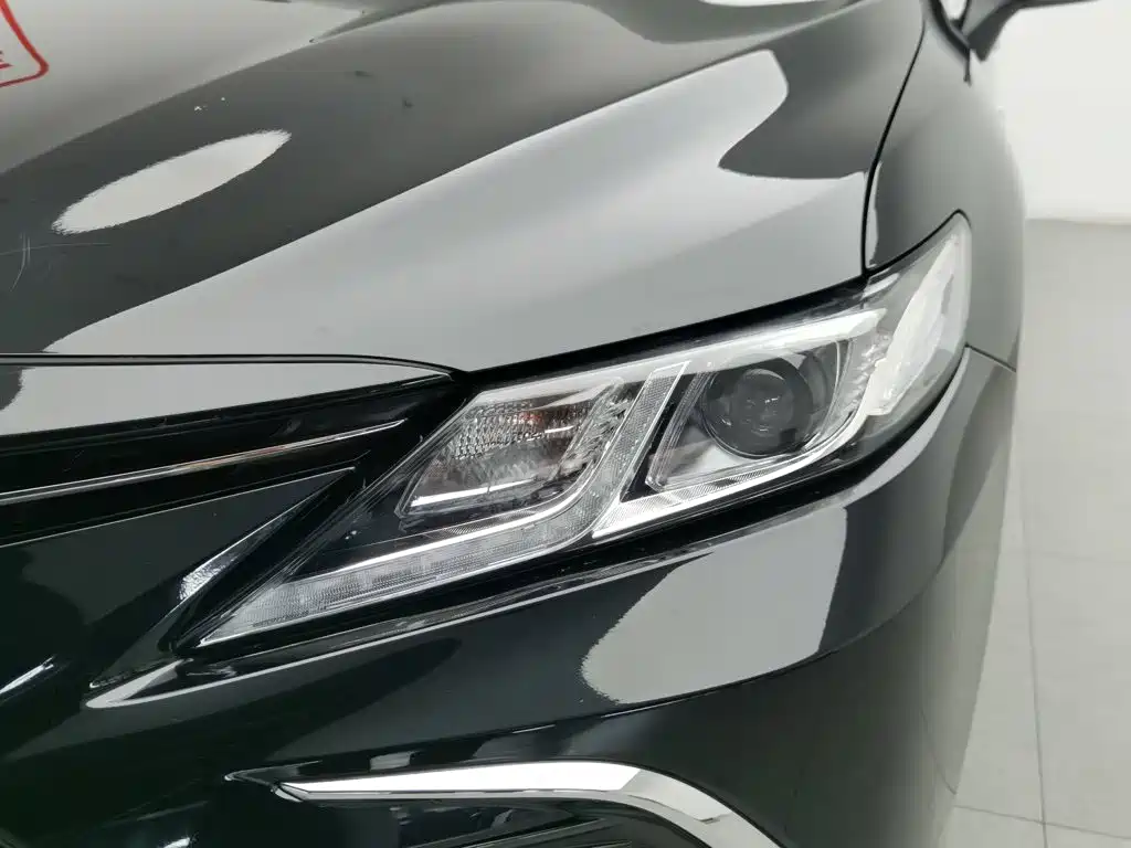 Toyota Camry 2022 — фото 7