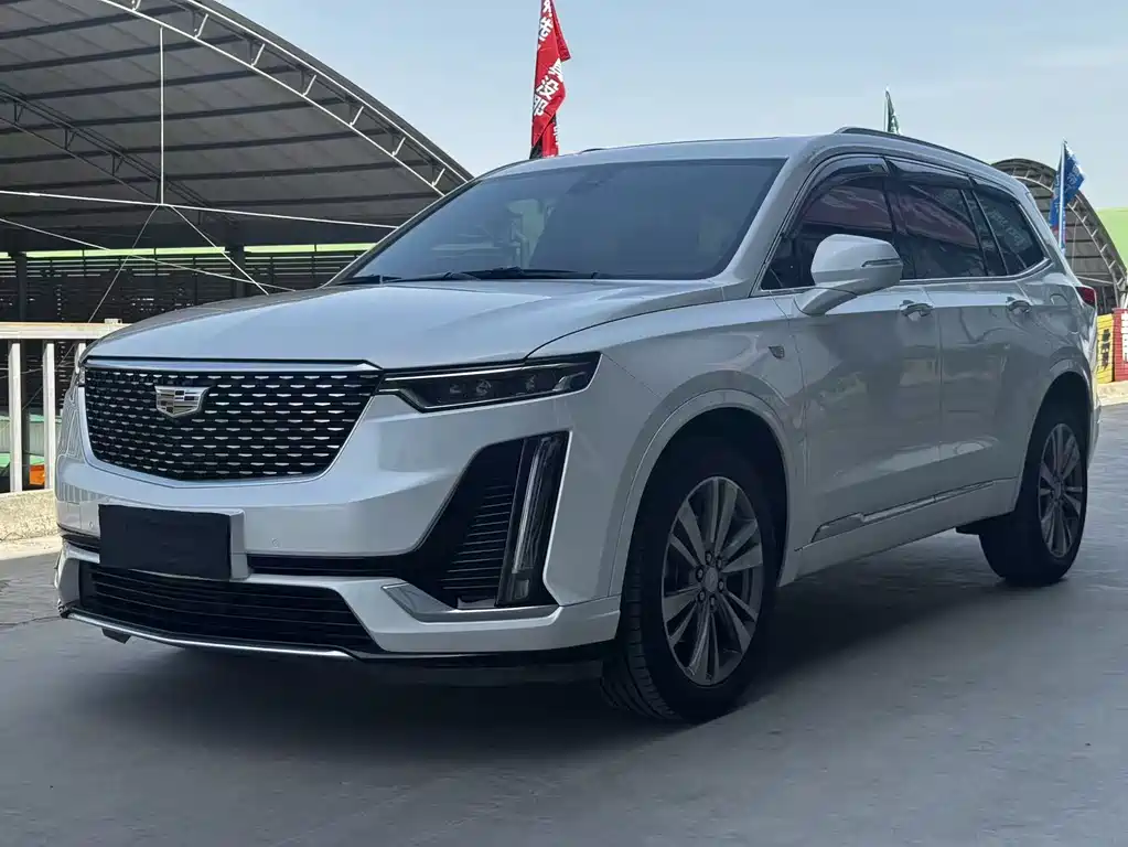 Cadillac XT6 2021 — фото 1