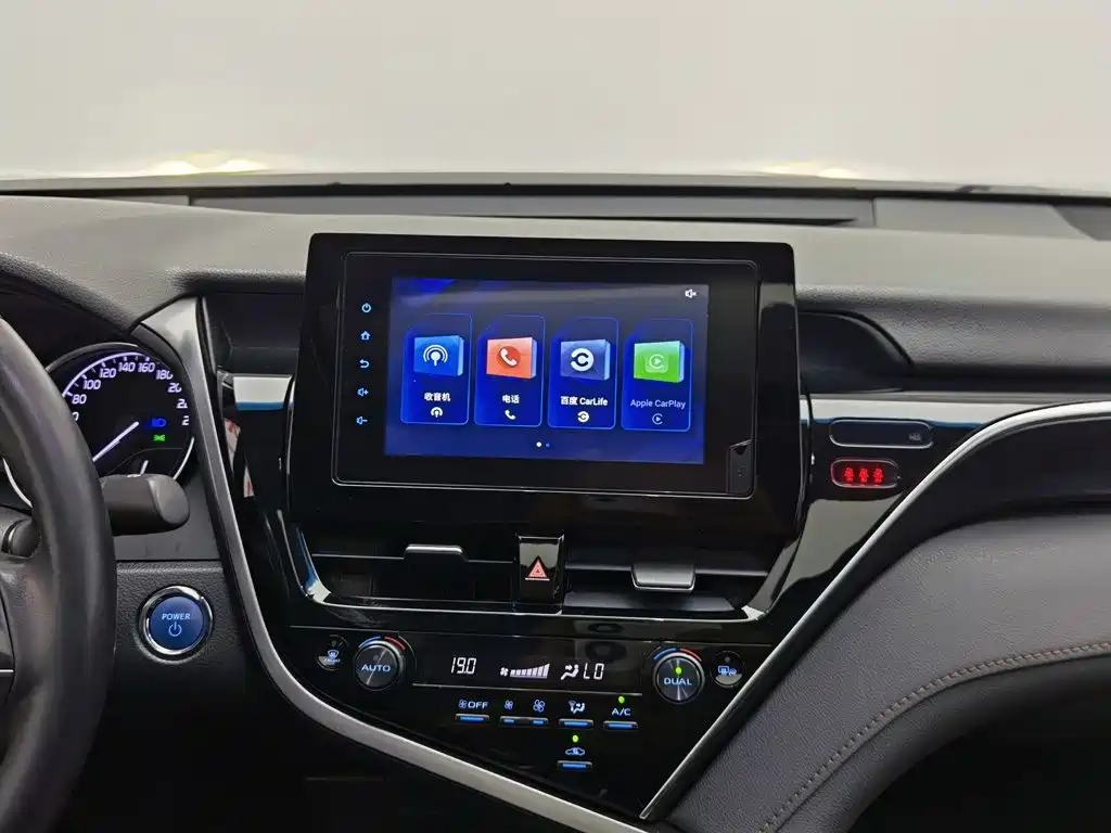 Toyota Camry 2022 — фото 12