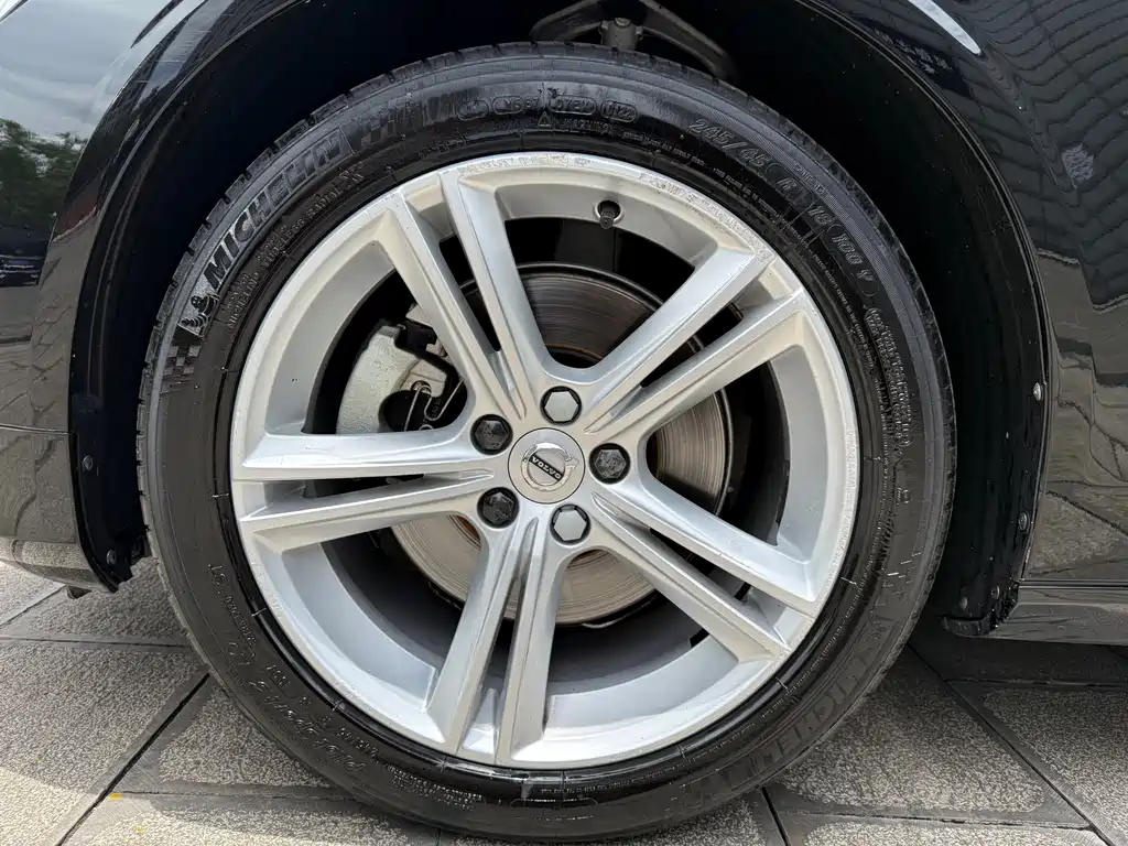 Volvo S90 2018 — фото 14