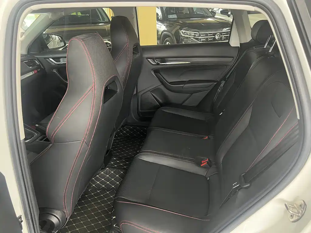Skoda Kamiq 2023 — фото 10