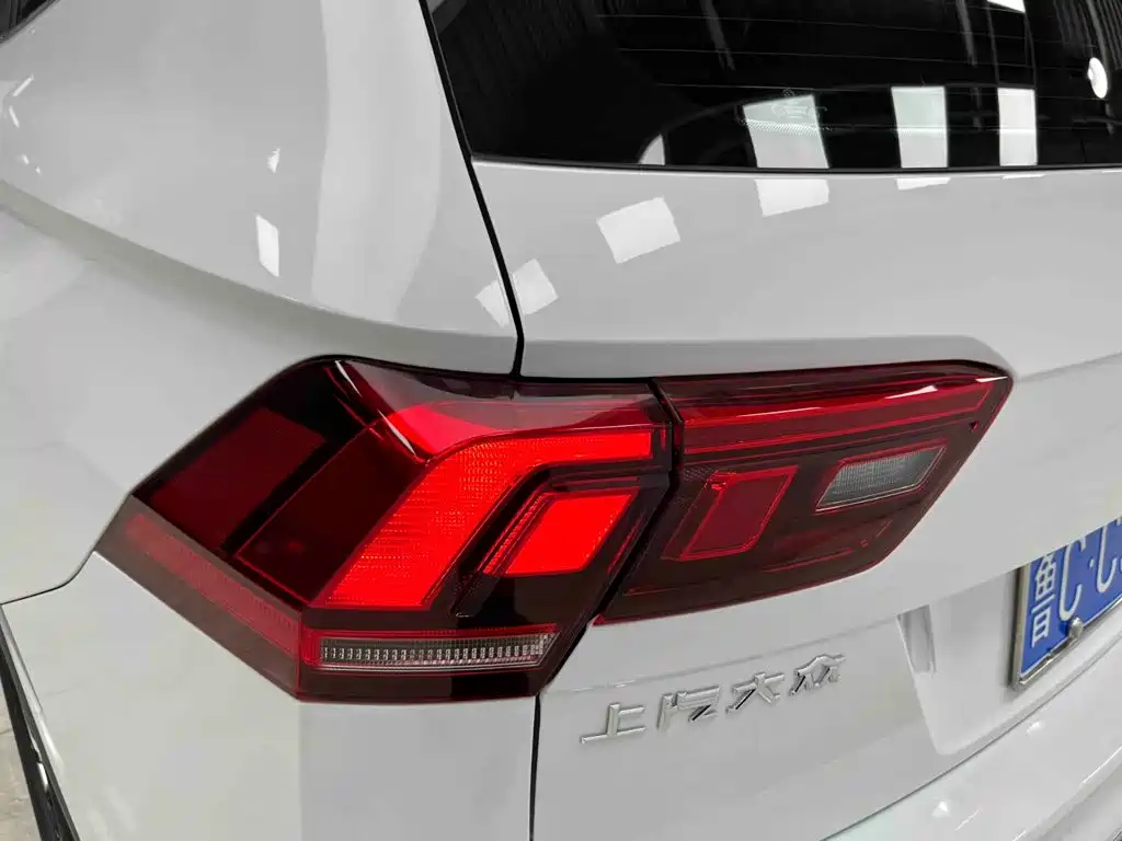 Volkswagen Tiguan L 2022 — фото 18