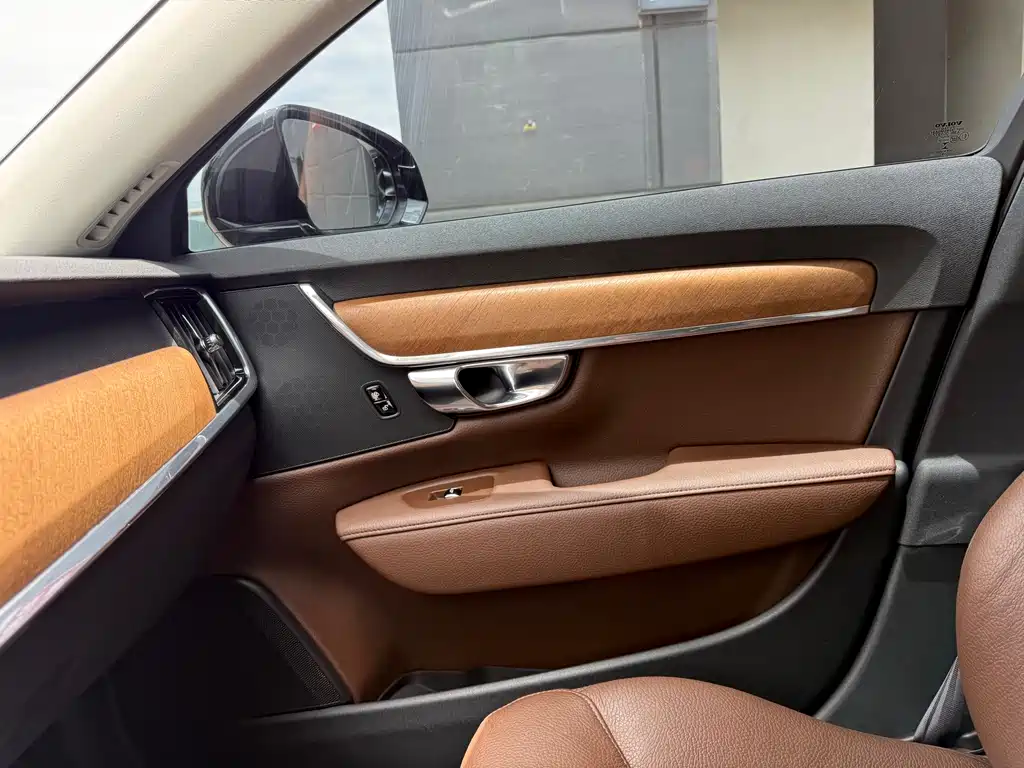 Volvo S90 2018 — фото 27