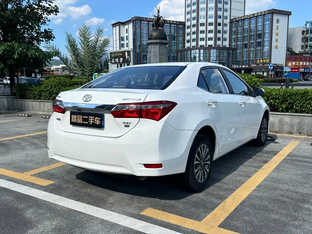 Toyota Corolla 2018 — фото 7