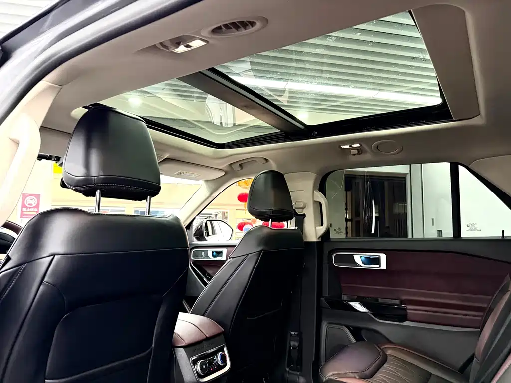 Ford Explorer 2023 — фото 12