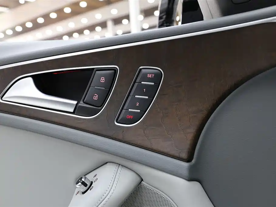 Audi A6L 2015 — фото 15