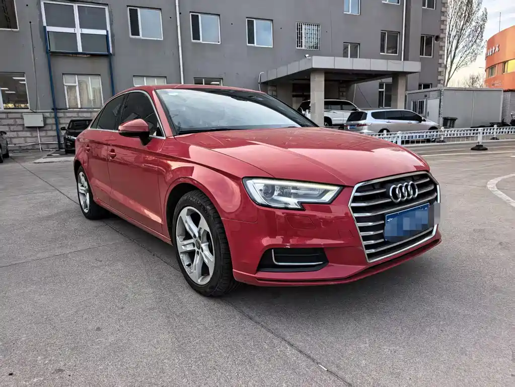 Audi A3 2019 — фото 2