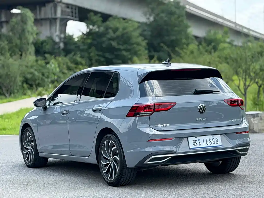 Volkswagen Golf 2021