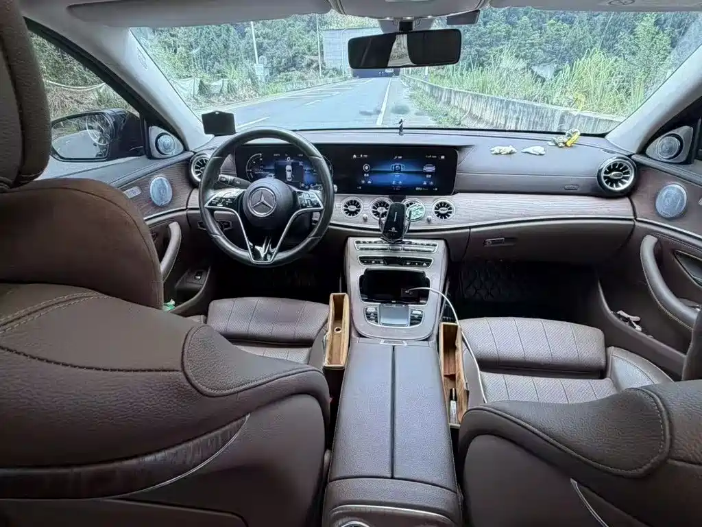 Mercedes-Benz E-Class 2022