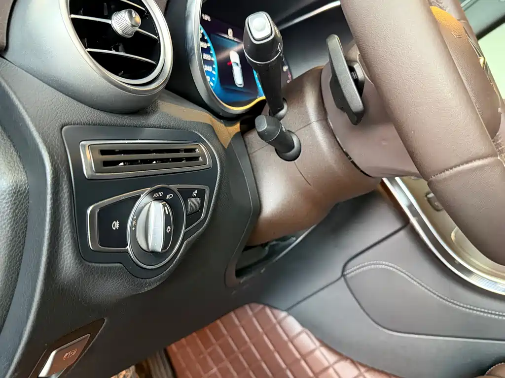 Mercedes-Benz GLC 2021 — фото 13