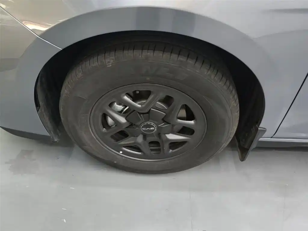 BYD Seal 05 DM-i 2026 — фото 23