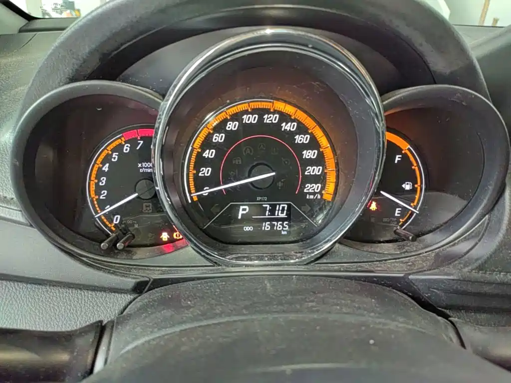 Toyota Yaris L 2023 — фото 12