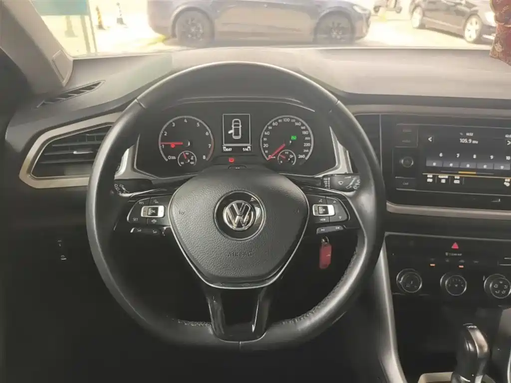 Volkswagen T-Roc 2020 — фото 11