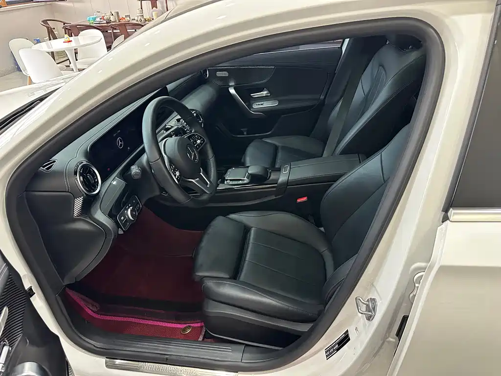 Mercedes-Benz A-Class 2022 — фото 8