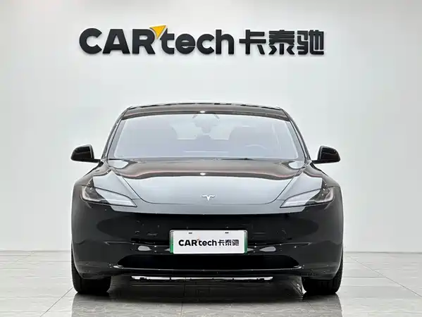 Tesla Model 3 2025
