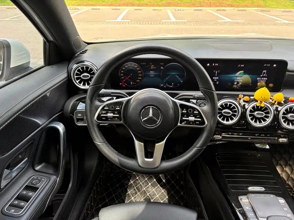 Mercedes-Benz A-Class 2022 — фото 7