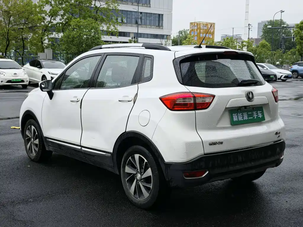 Changan CS15EV 2019 — фото 8