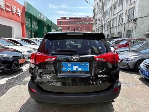 Toyota RAV4 2015