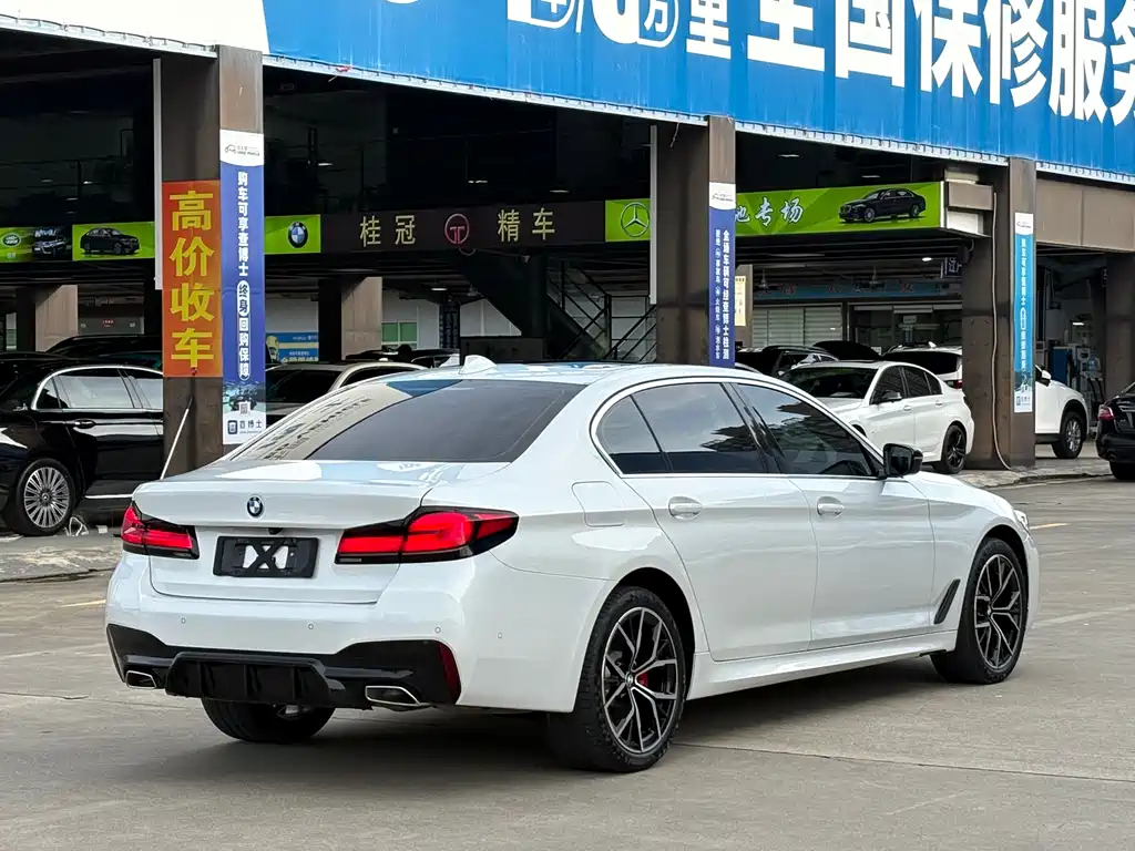 BMW 5 Series 2023 — фото 18