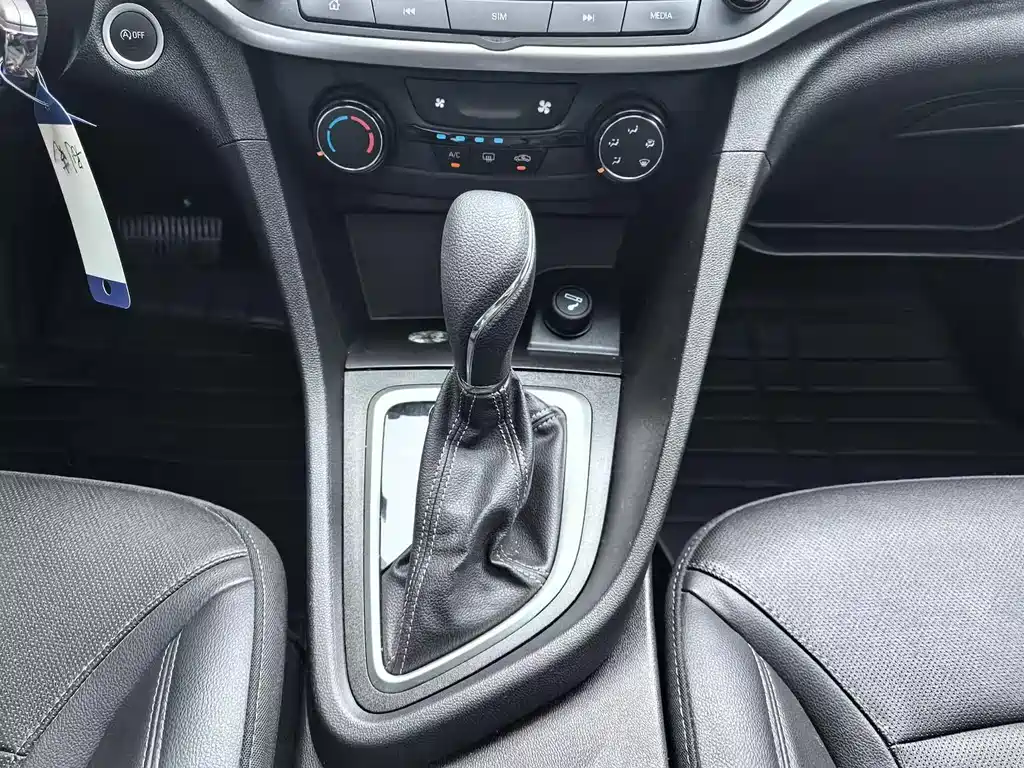 Buick Excelle GT 2022 — фото 17