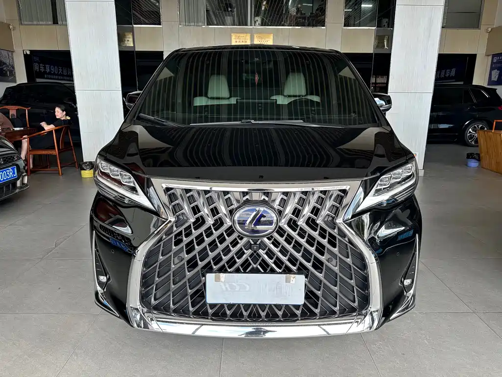 Lexus LM 2020 — фото 2