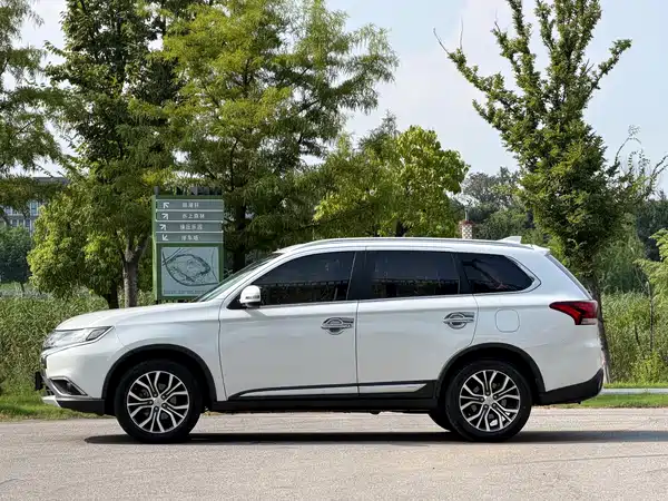 Mitsubishi Outlander 2018