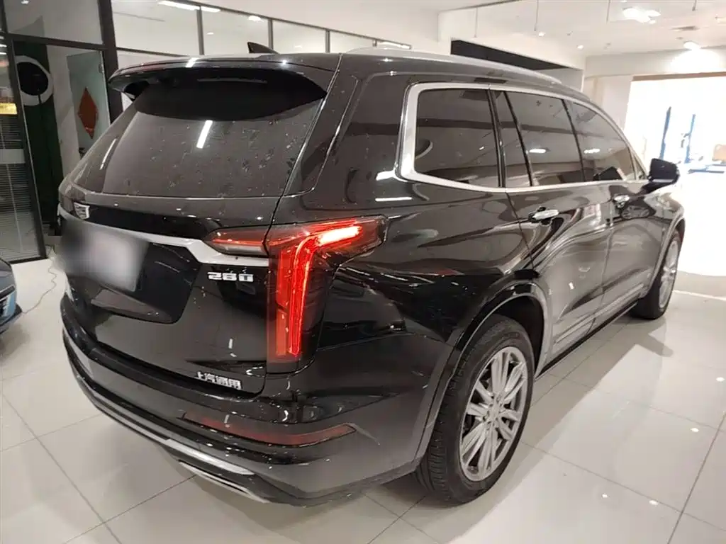 Cadillac XT6 2023 — фото 7