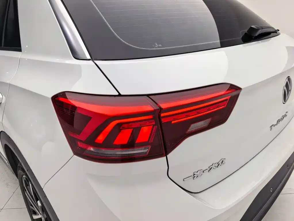 Volkswagen T-Roc 2022 — фото 11