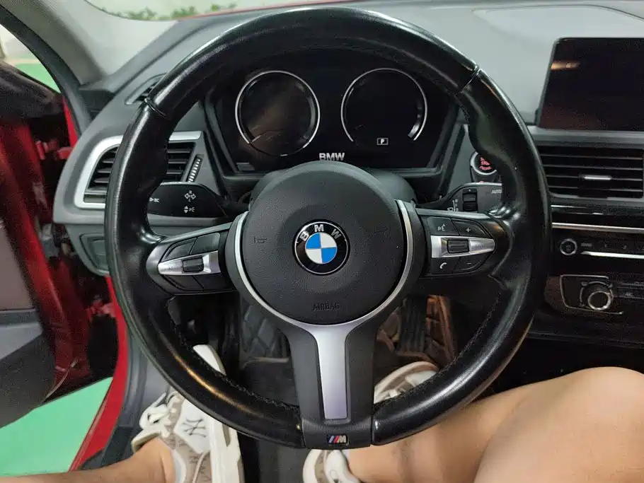 BMW 1 Series 2019 — фото 15