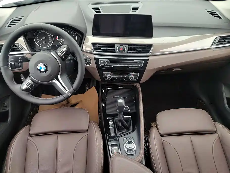 BMW X1 2018 — фото 12