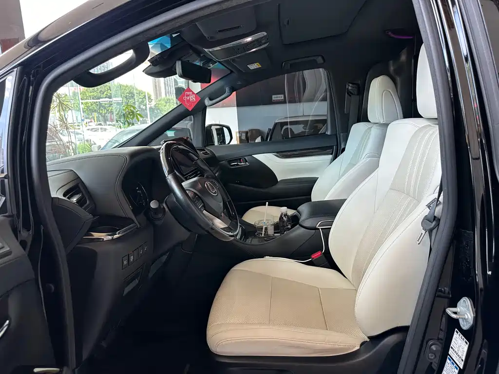 Lexus LM 2020 — фото 10