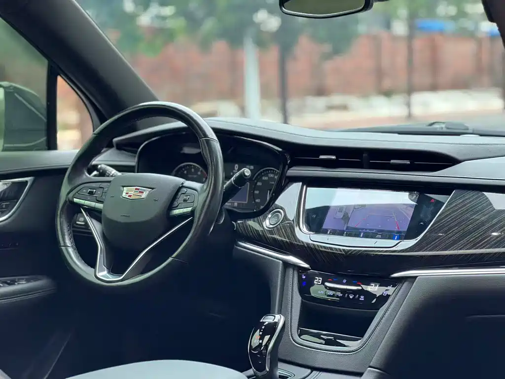 Cadillac XT6 2021 — фото 9