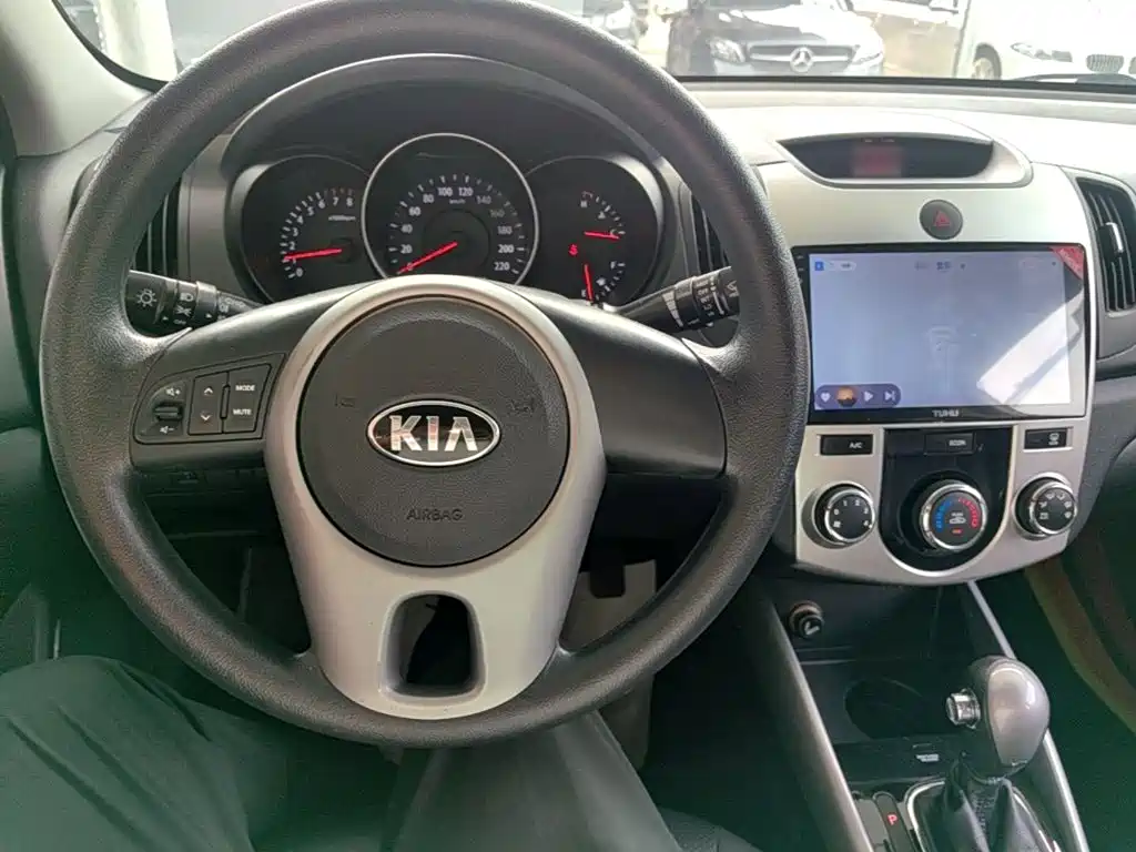 Kia Forte 2015 — фото 10