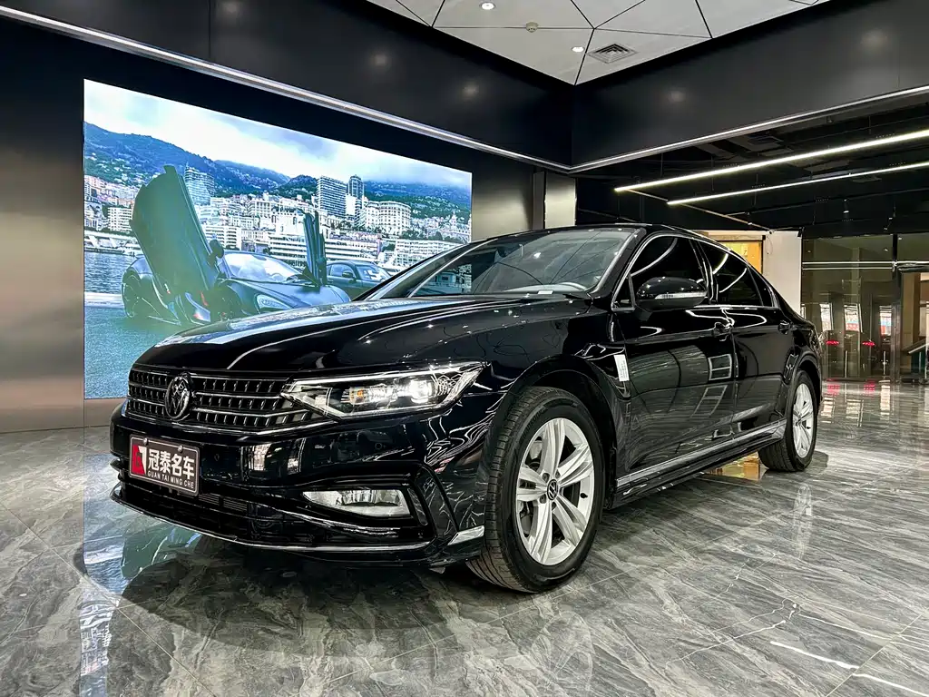 Volkswagen Magotan 2025