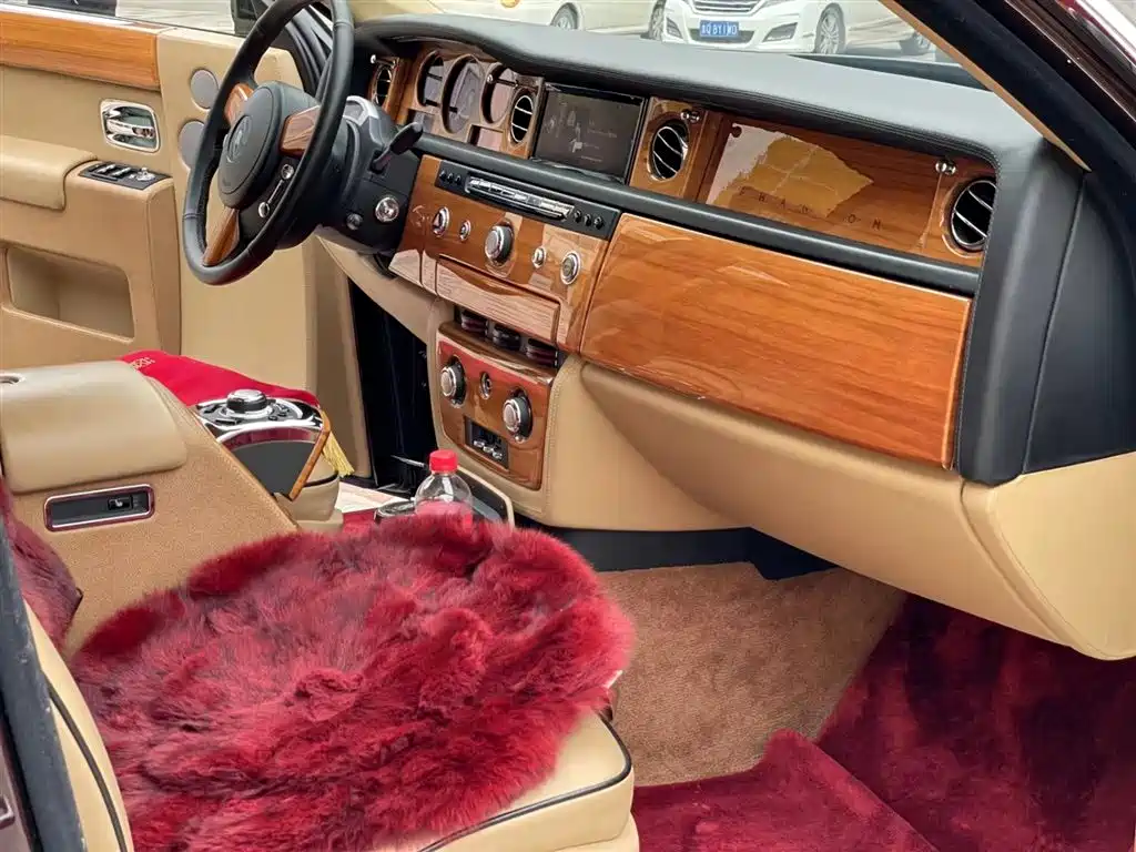 Rolls-Royce Phantom 2015 — фото 4