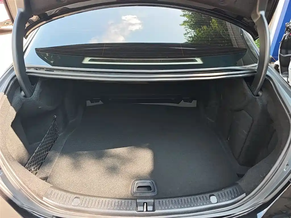 Mercedes-Benz E-Class 2023 — фото 19