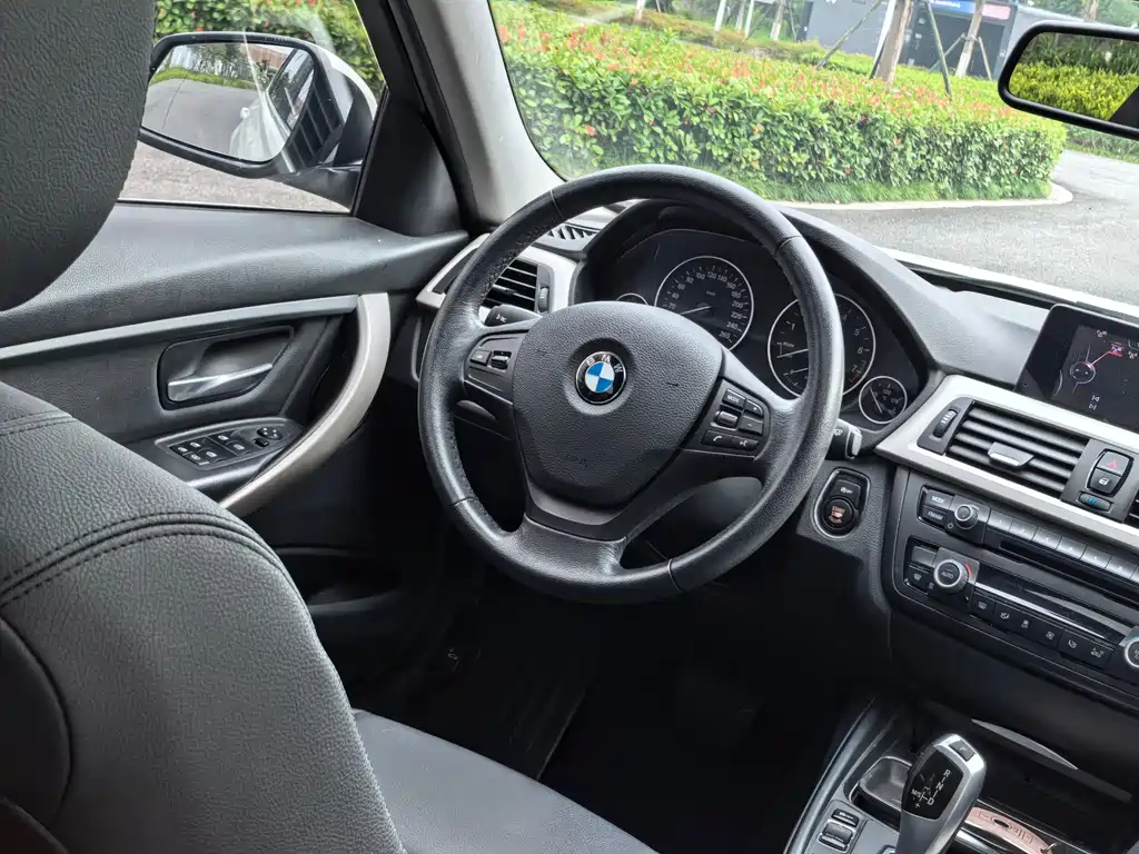 BMW 3 Series 2015 — фото 12