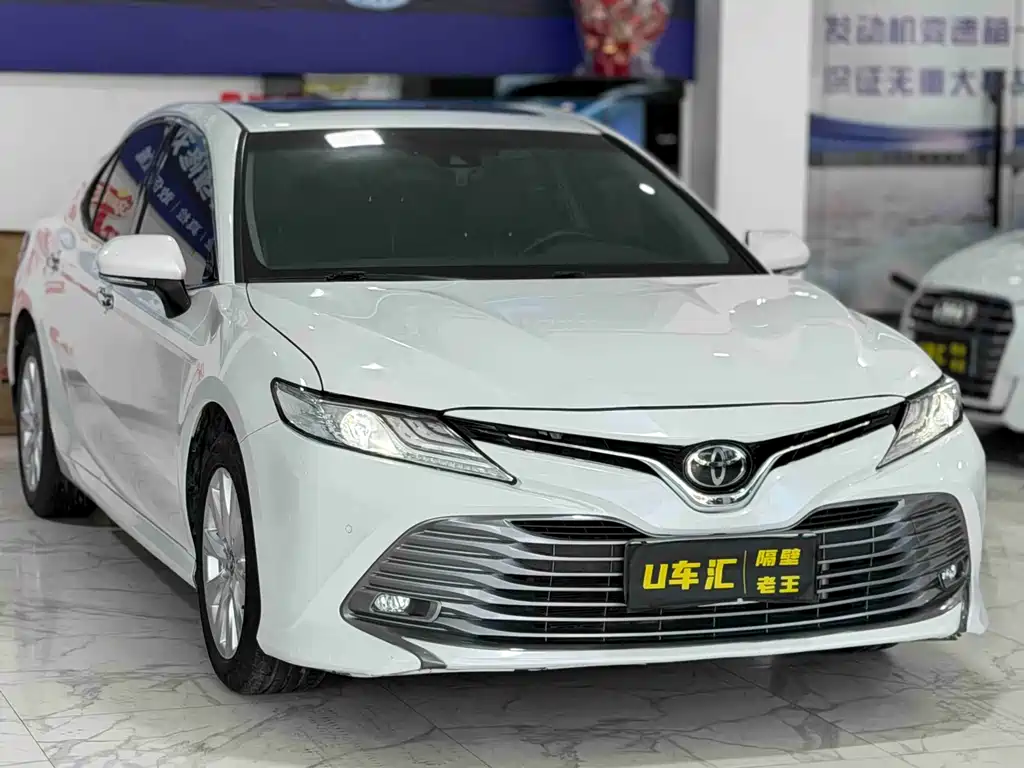 Toyota Camry 2020 — фото 3