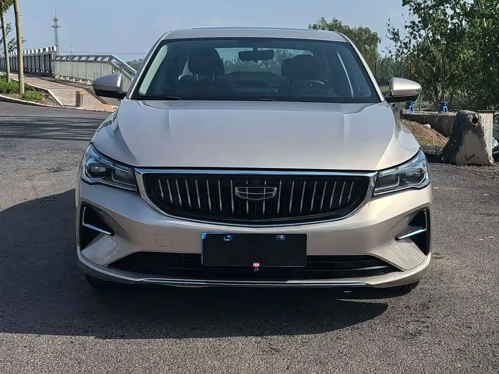 Geely Emgrand 2023
