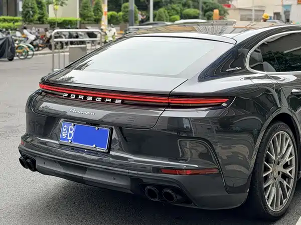 Porsche Panamera 2024