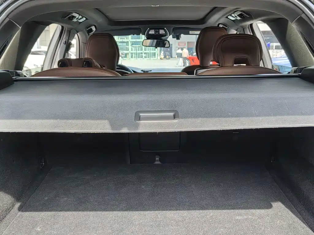 Volvo XC60 2023 — фото 14