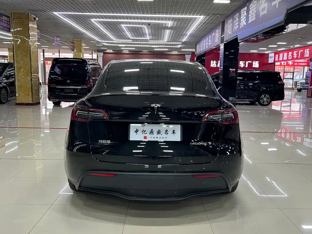 Tesla Model Y 2022 — фото 14
