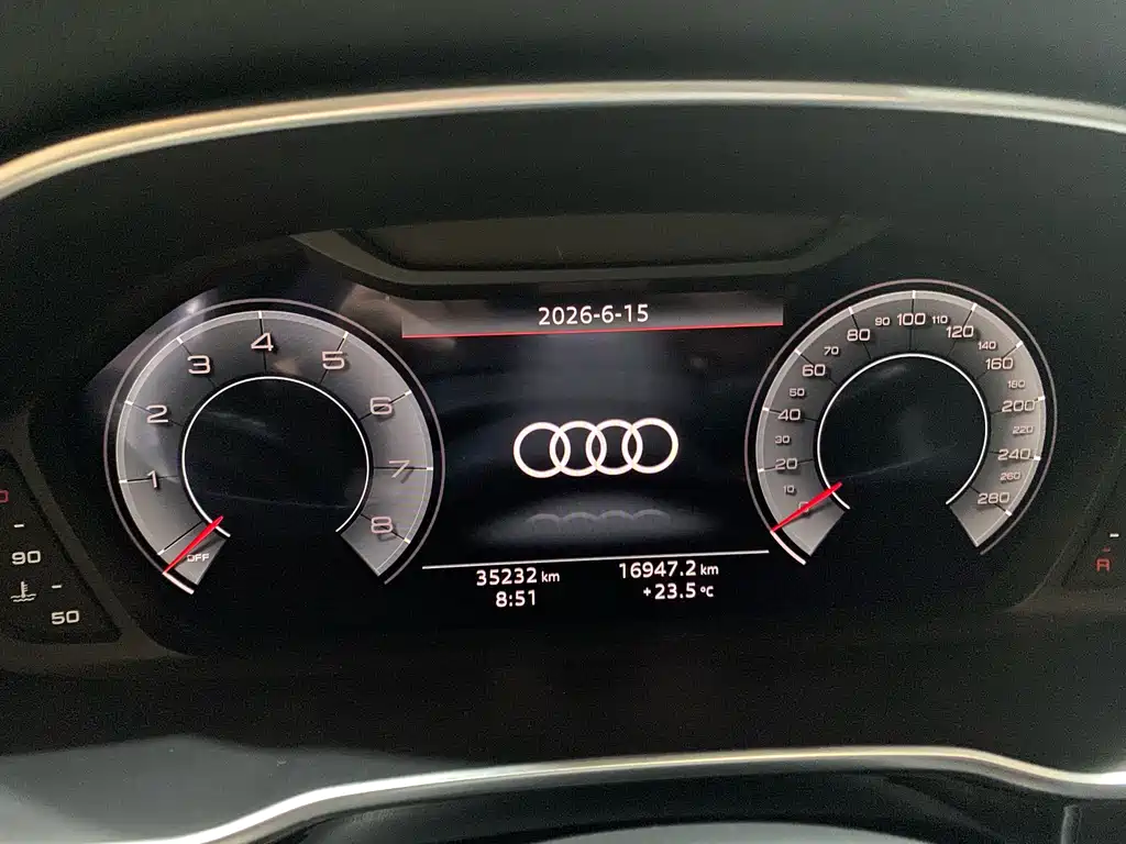 Audi Q3 2022 — фото 10