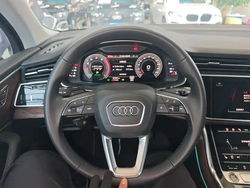Audi Q7 2022 — фото 11